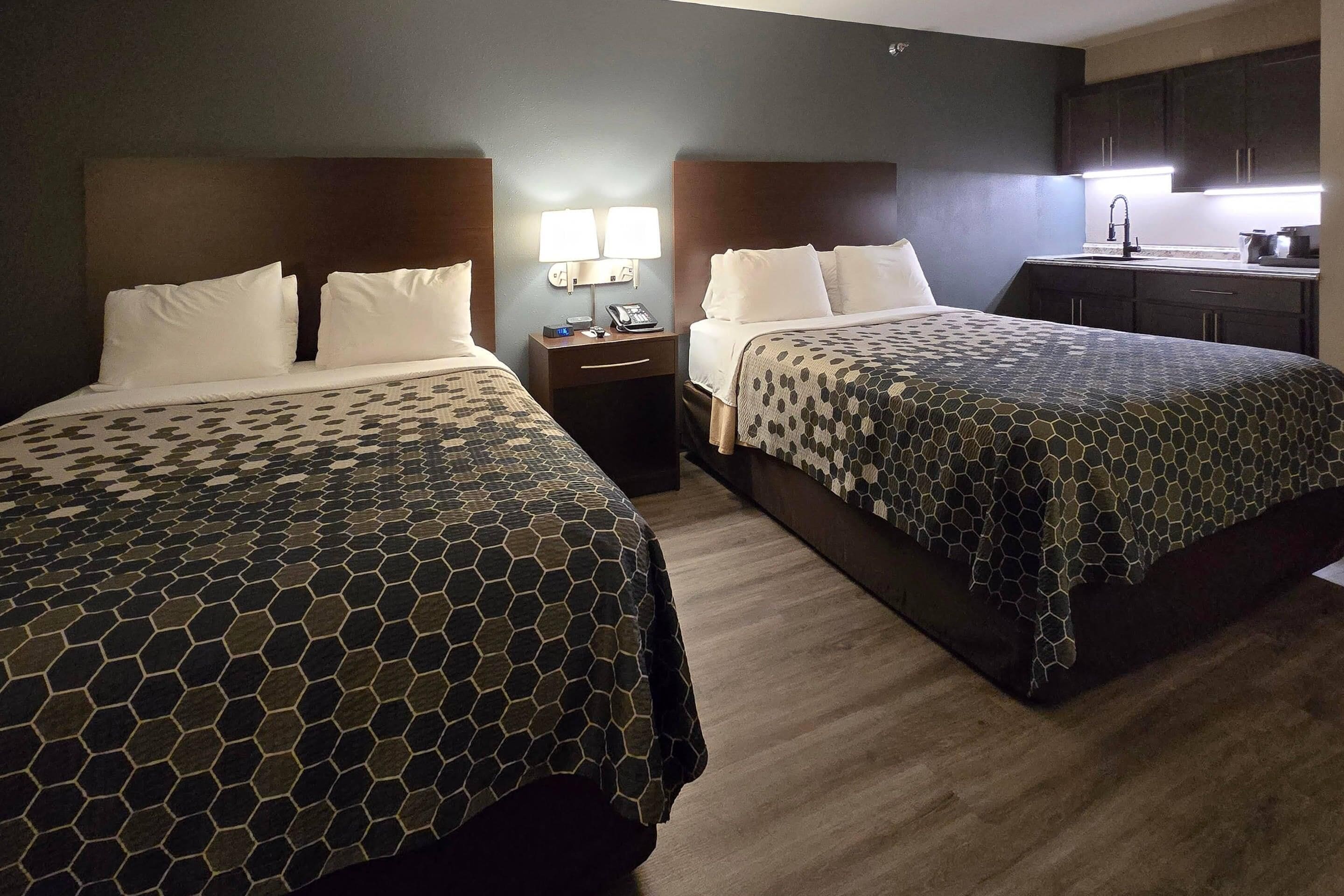 Suite, 2 Queen Beds, Non Smoking