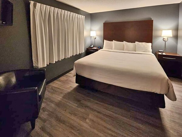 Laptop workspace, iron/ironing board, travel cot, free WiFi