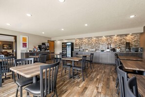Free daily continental breakfast - Park Inn by Radisson (Ortonville)