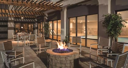 Country Inn & Suites by Radisson, La Crosse, WI