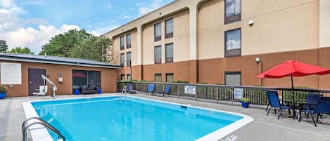 Kolam renang outdoor