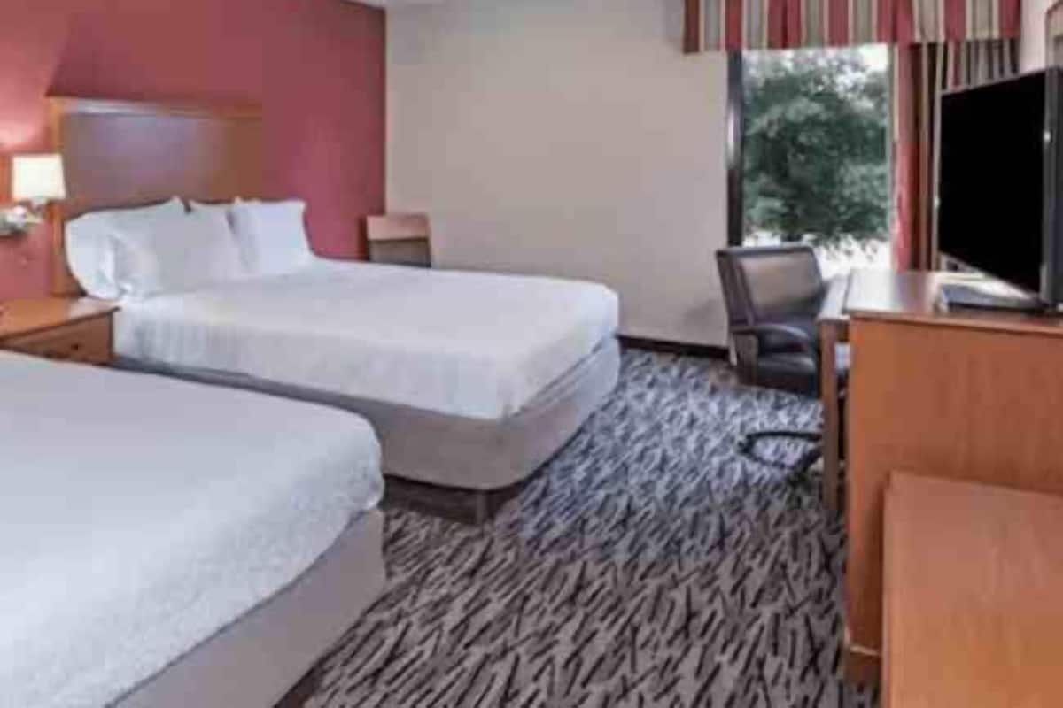 Desk, laptop workspace, iron/ironing board, free WiFi