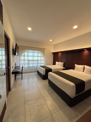 Standard Double Room | Premium bedding, in-room safe, individually decorated, desk - Hotel Colonial (Mérida)