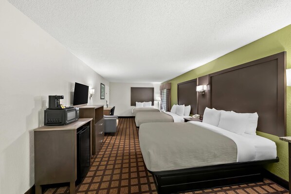 Standard Room, Multiple Beds, Non Smoking