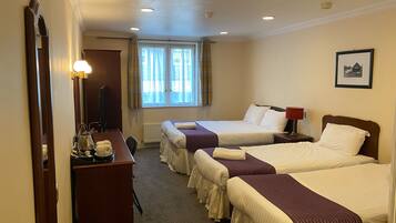 Habitación cuádruple, baño en la habitación (up to 4 people) | 1 habitación