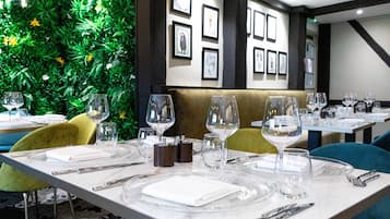 Classic-Zimmer, Gemeinschaftsbad (meeting room) | Restaurant