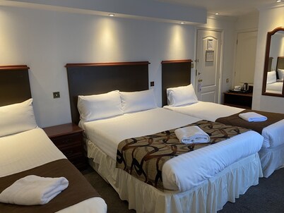 The George Hotel