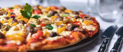 Habitació clàssica, bany compartit (meeting room) | Restaurant