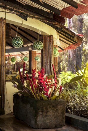 Breakfast, lunch, dinner served; Fusion cuisine, beach views 