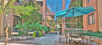 MCM Elegante Suites Abilene