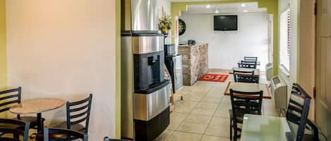 Sarapan dengan biaya tambahan