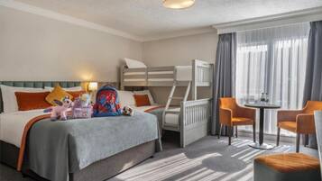 Pengeskab på værelset, skrivebord, strygejern/strygebræt, gratis Wi-Fi