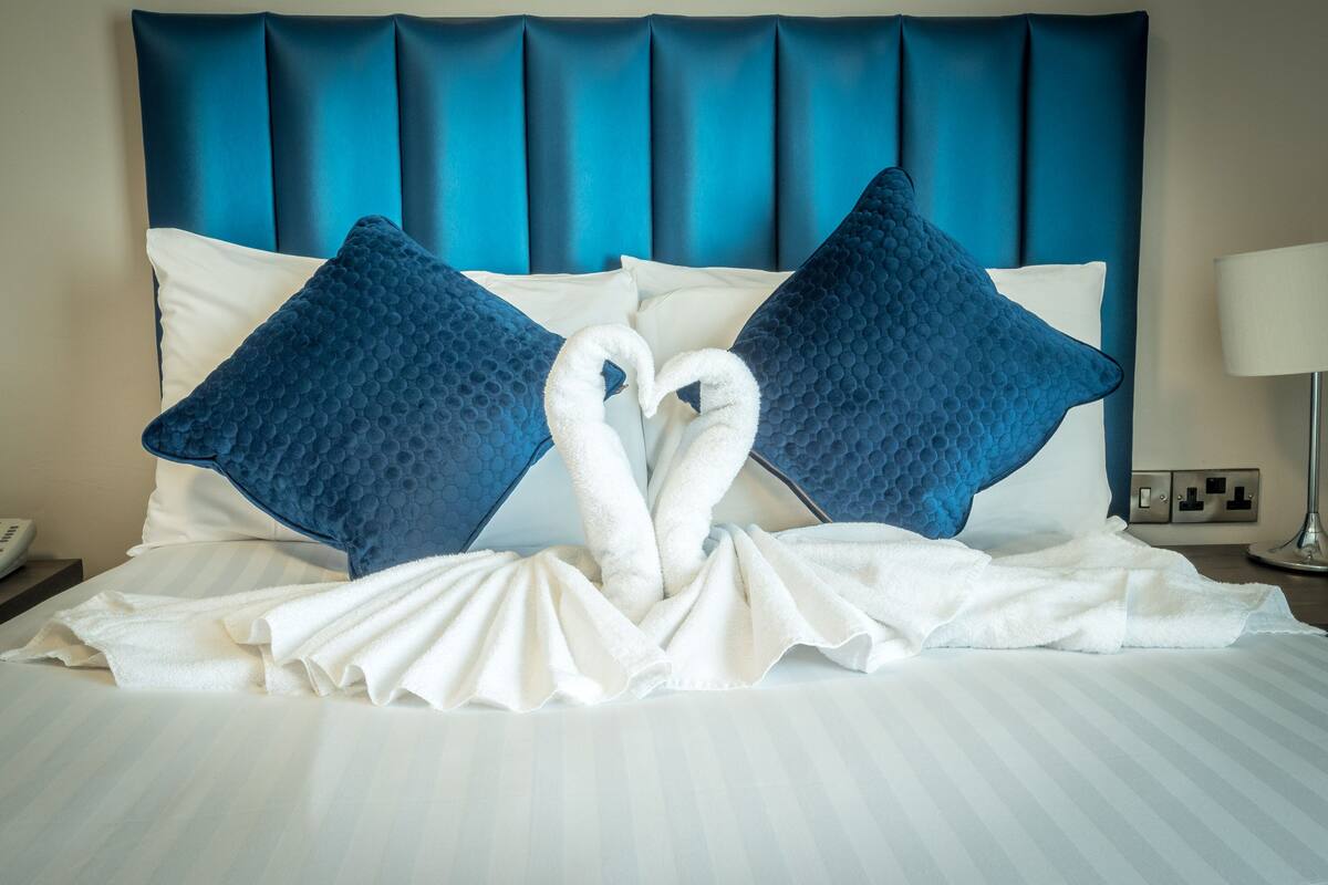 Standard Double or Twin Room | In-room safe, desk, iron/ironing board (on request), free WiFi