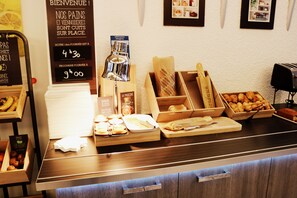 Daily buffet breakfast (EUR 13 per person)
