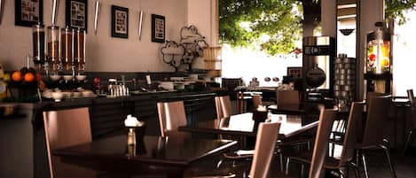 Daily buffet breakfast (EUR 13.50 per person)