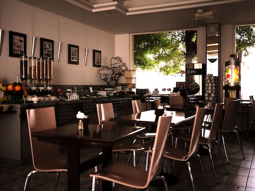 Brit Hotel Confort Mulhouse Centre