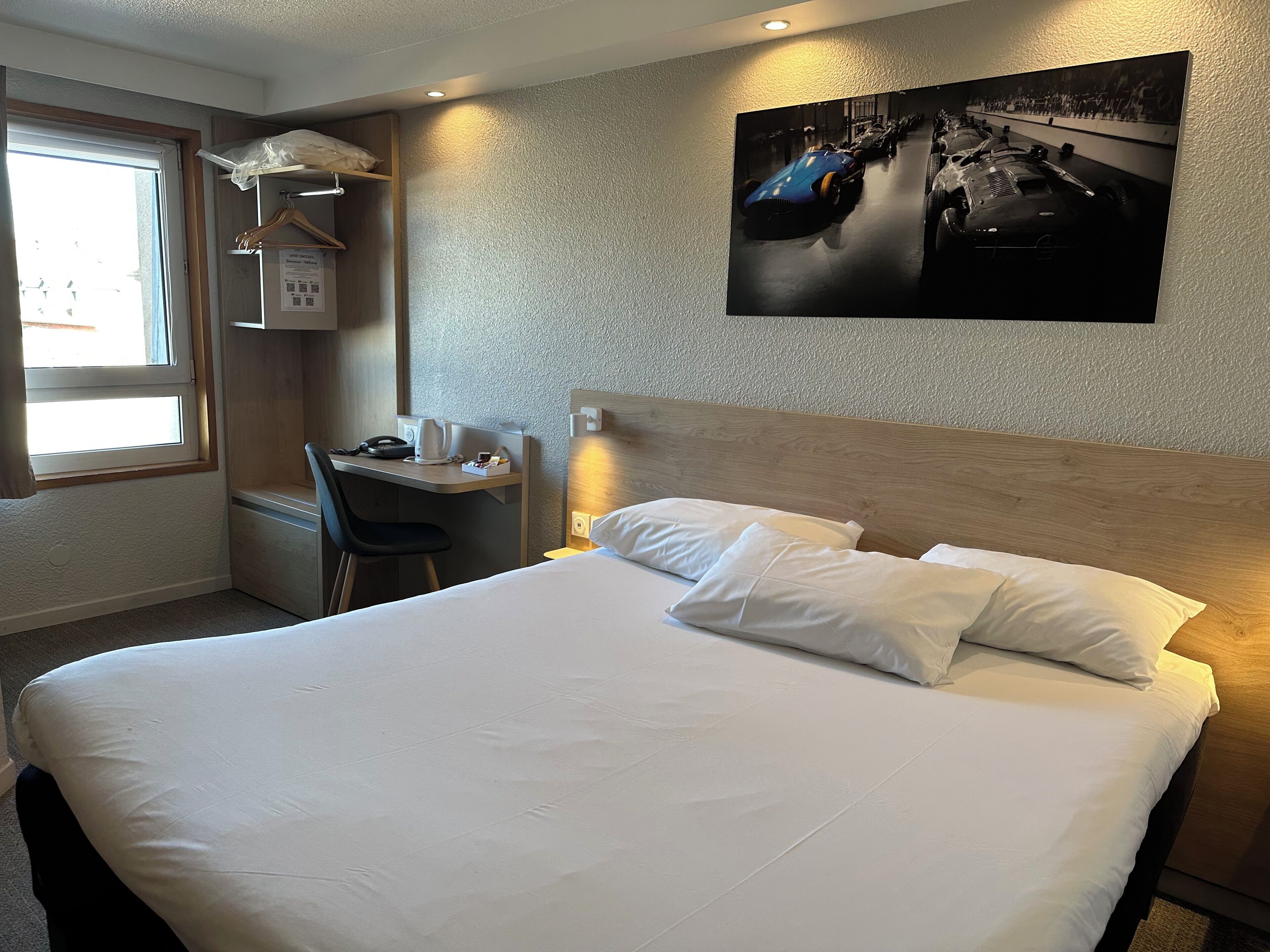 ห้องดับเบิล | โต๊ะทำงาน, พื้นที่ทำงานแบบใช้แล็ปท็อป, ผ้าม่านกันแสง, เตารีด/โต๊ะรีดผ้า