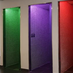 Sauna, tina de hidromasaje, baño de vapor y tratamientos corporales