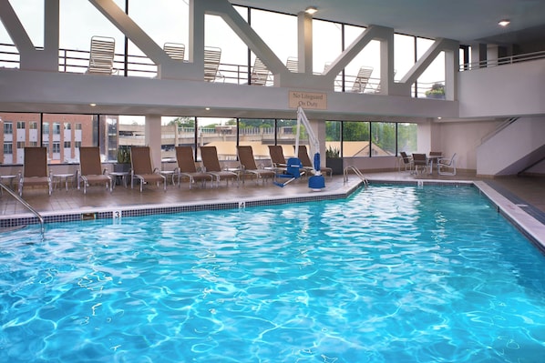 Indoor pool - Marriott East Lansing at University Place (East Lansing)