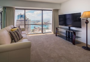 Phòng Suite Executive, 1 phòng ngủ (Harbour View) | Minibar, két bảo mật tại phòng, trang trí khác biệt