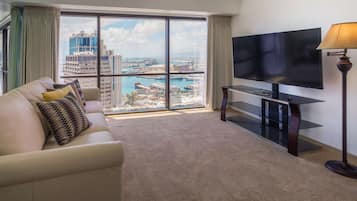 Executive Suite, 1 Bedroom (Harbour View) | Minibar, in-room safe, individually decorated, individually furnished