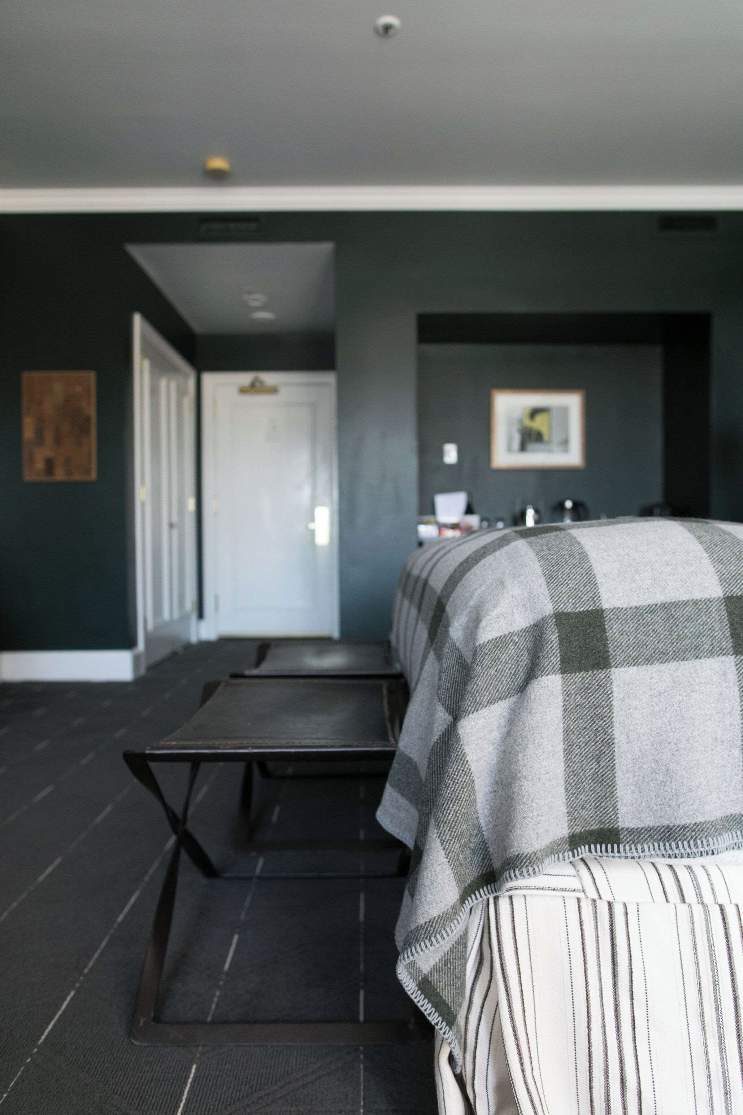 Deluxe-huone, 1 suuri parisänky | 1 makuuhuone, italialaiset Frette-lakanat, ylelliset vuodevaatteet