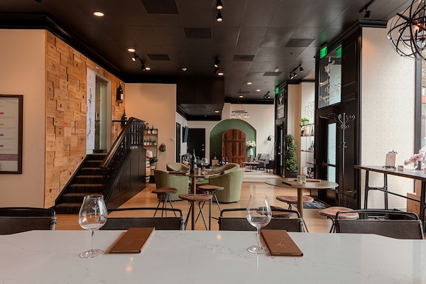 2 bars/lounges, lobbylounge, wijnbar