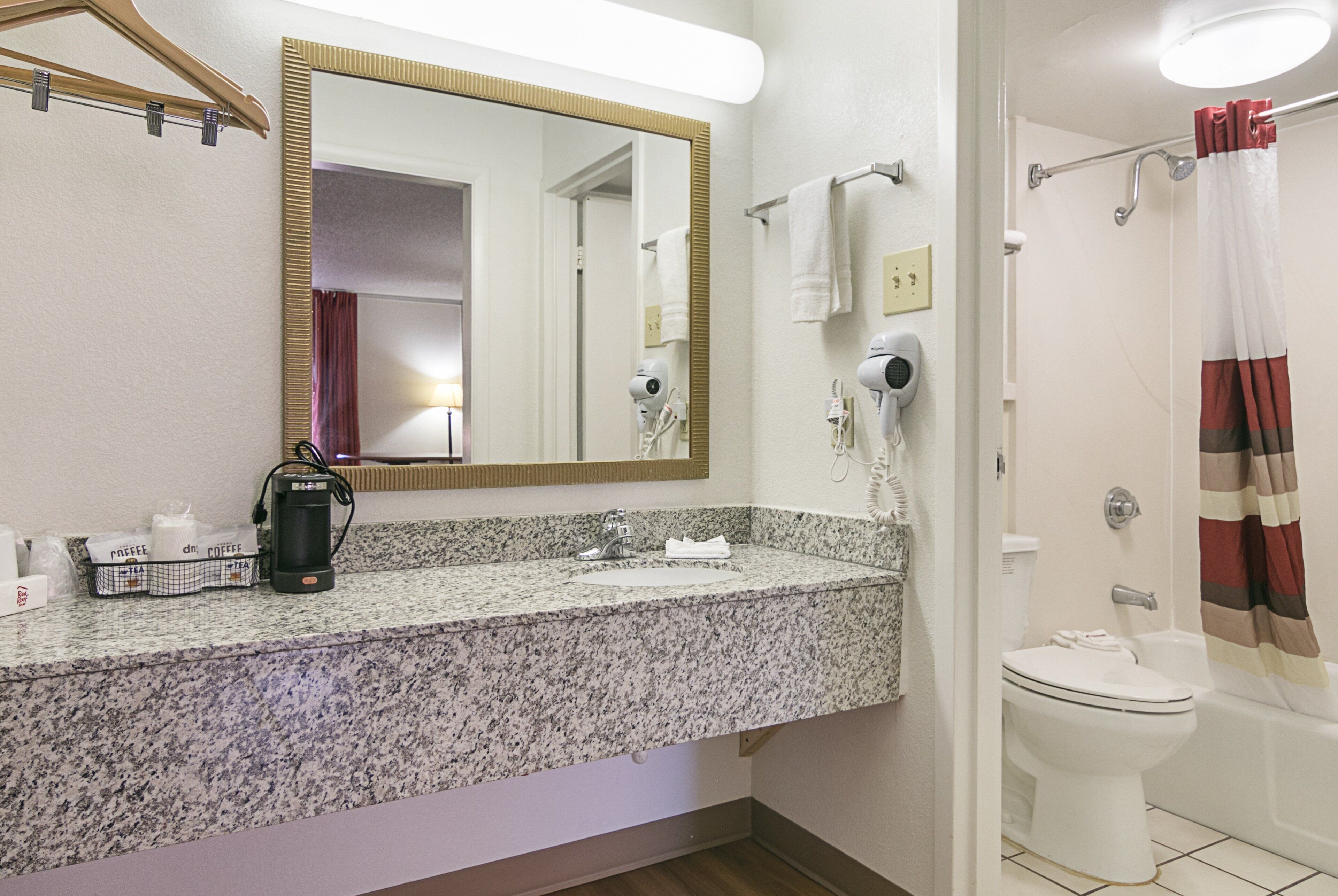 Towels, soap, shampoo, toilet paper