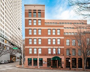 Front of property - The Berkeley Hotel (Richmond)