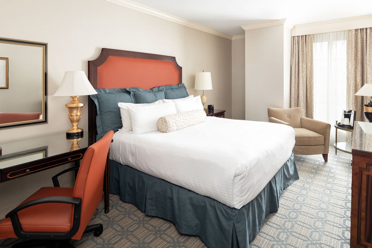 Premium Room, 1 King Bed | Frette Italian sheets, premium bedding, pillowtop beds, in-room safe