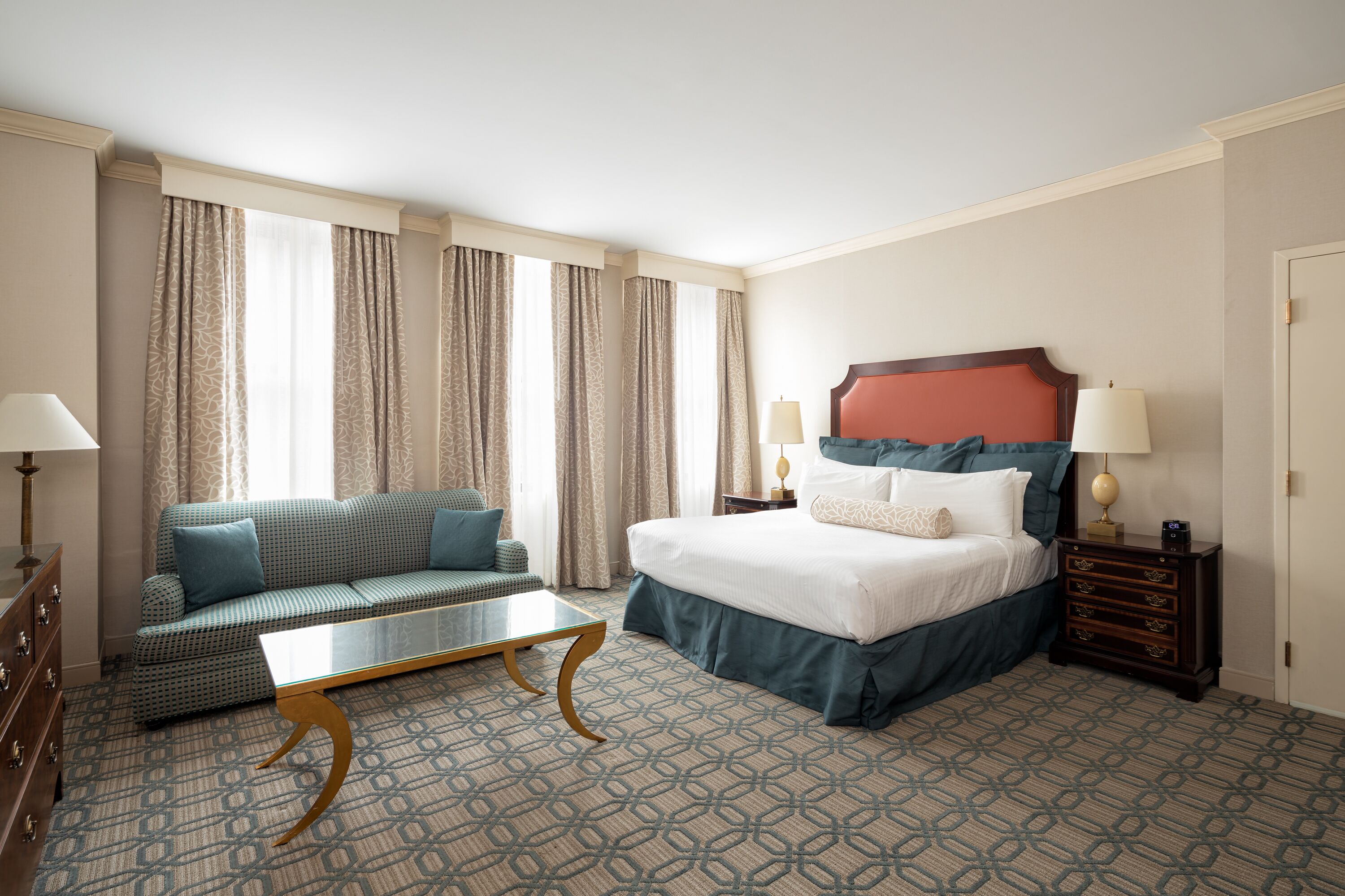 premium room, 1 king bed | 1 bedroom, premium bedding, pillow-top beds, in-room safe