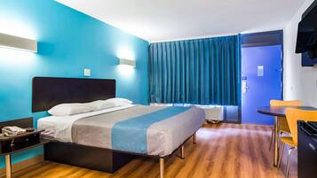 Ropa de cama de alta calidad, escritorio, cortinas opacas