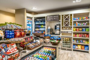 Snack bar - Hilton Garden Inn Reagan National Airport (Arlington)