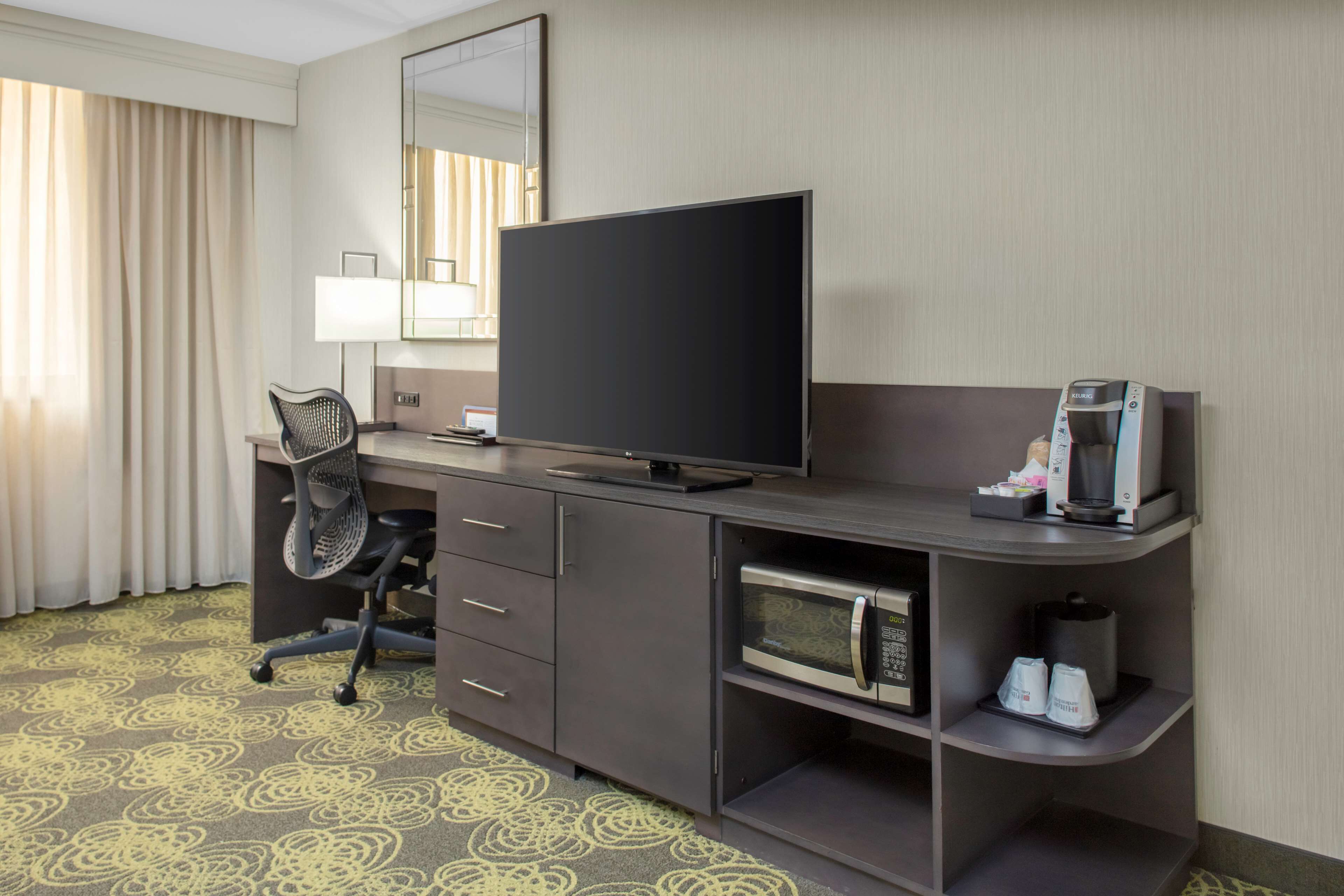 premium bedding, in-room safe, desk, laptop workspace