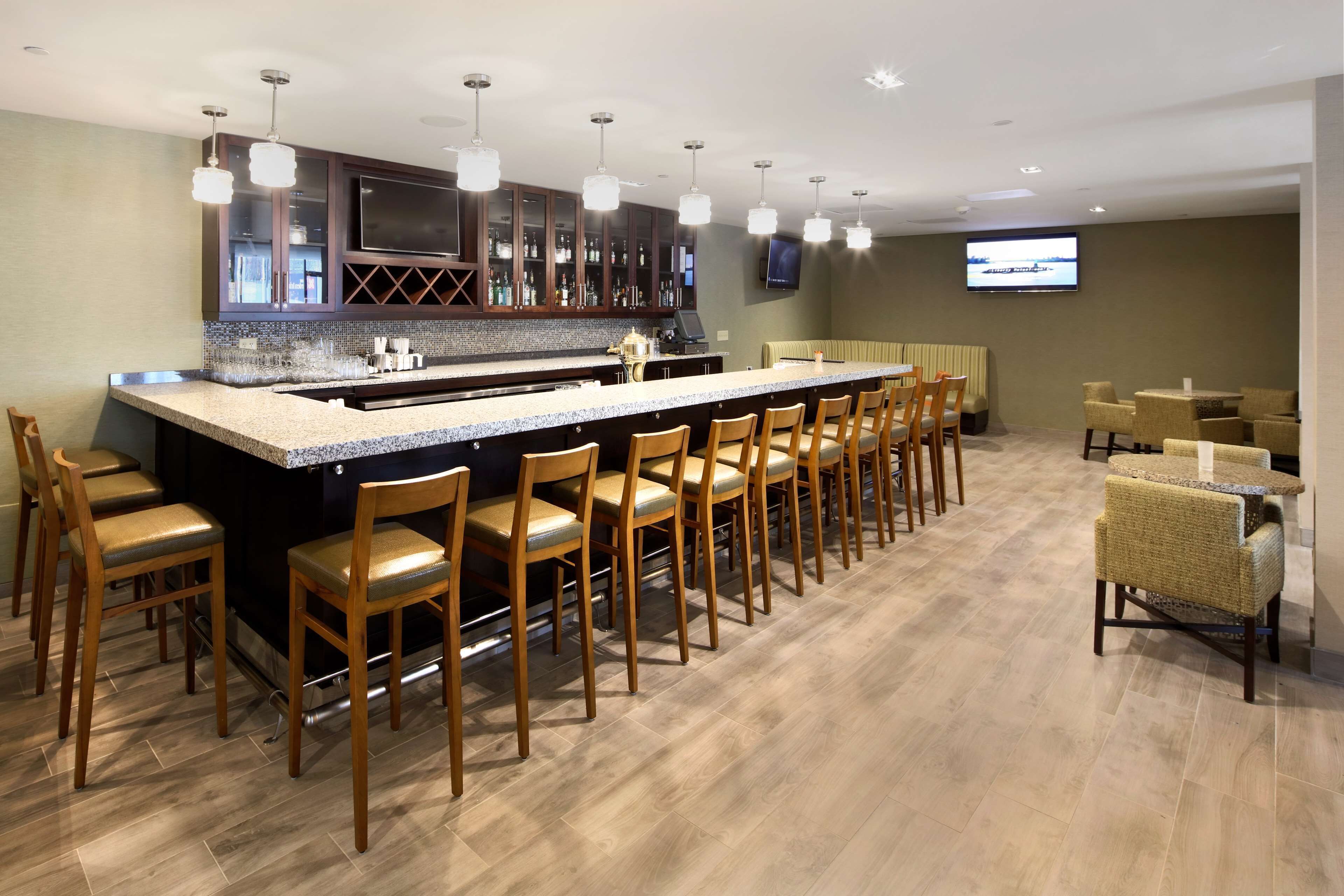Photo - Hilton Garden Inn Reagan National Airport