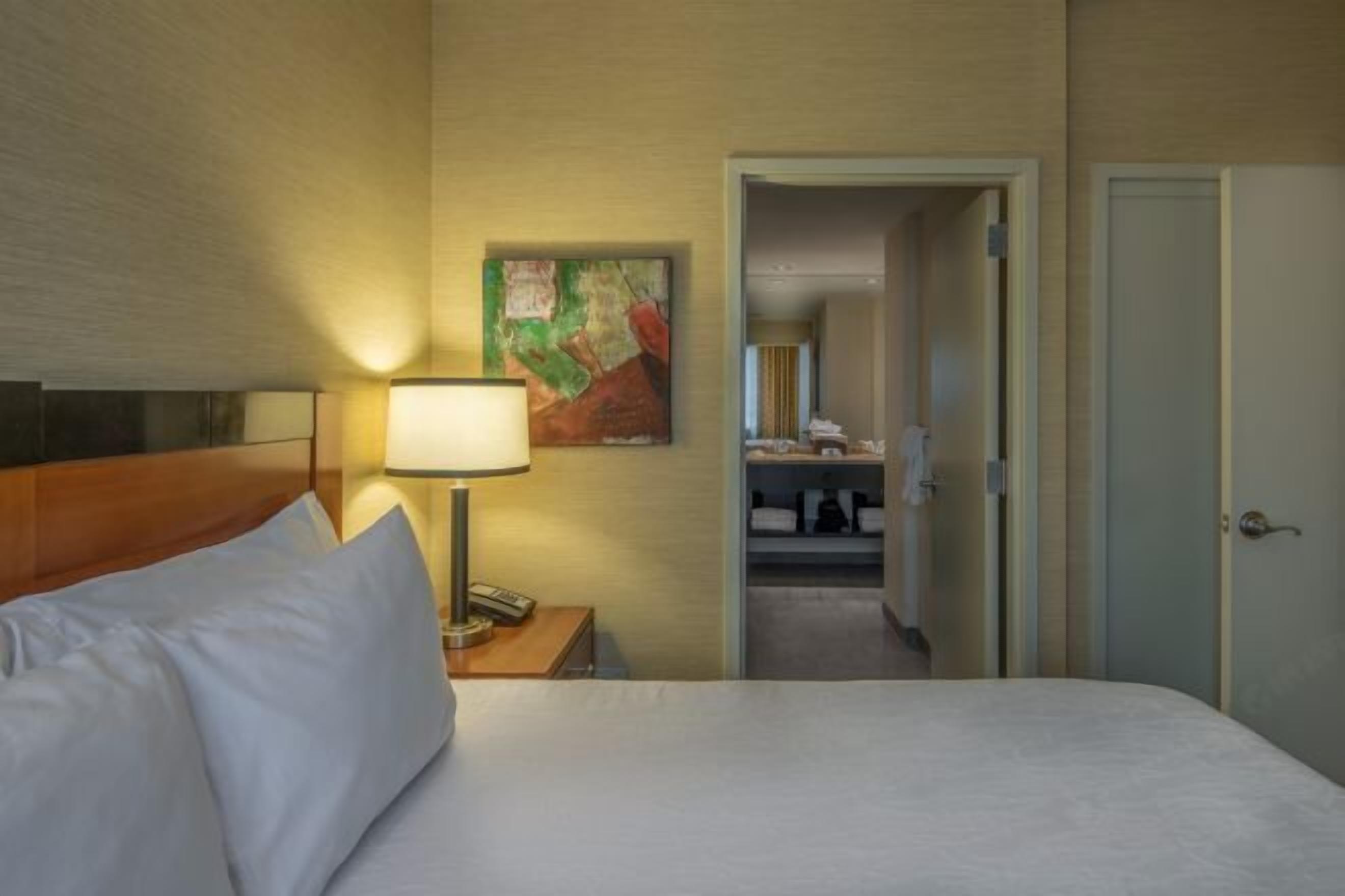 Literie de qualité supérieure, coffres-forts dans les chambres, bureau