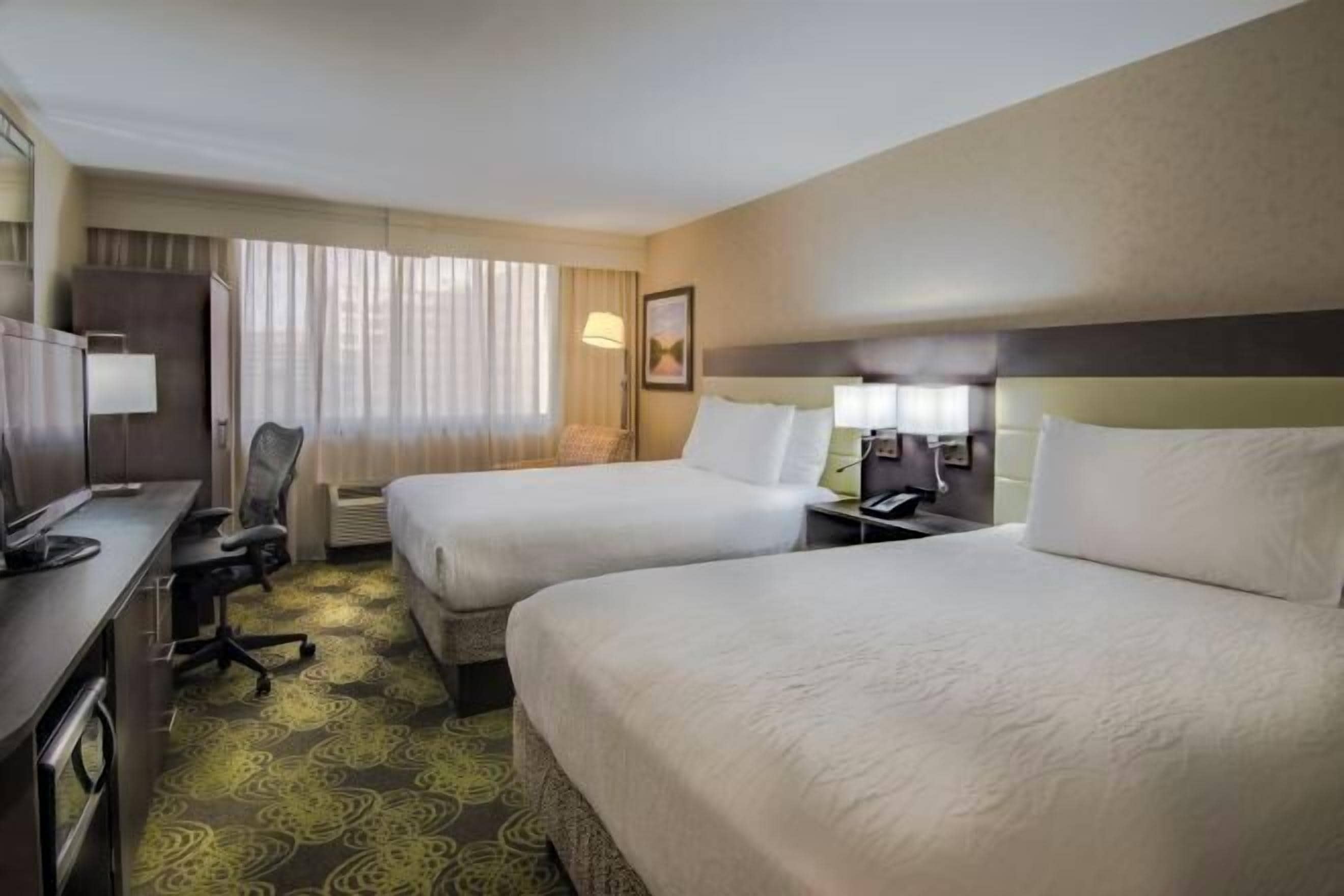 Literie de qualité supérieure, coffres-forts dans les chambres, bureau