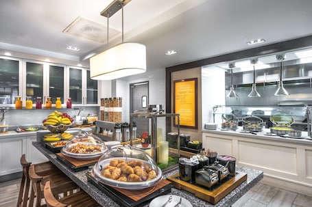 Desayuno buffet todos los días (con cargo)