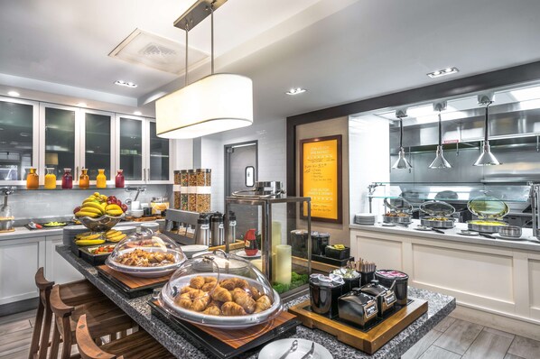 Buffet déjeuner servi tous les jours en supplément