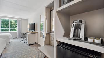 Ameublement personnalisé, rideaux occultants, fer et planche à repasser