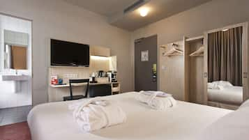 Privilege Paris | Premium bedding, desk, soundproofing, free WiFi