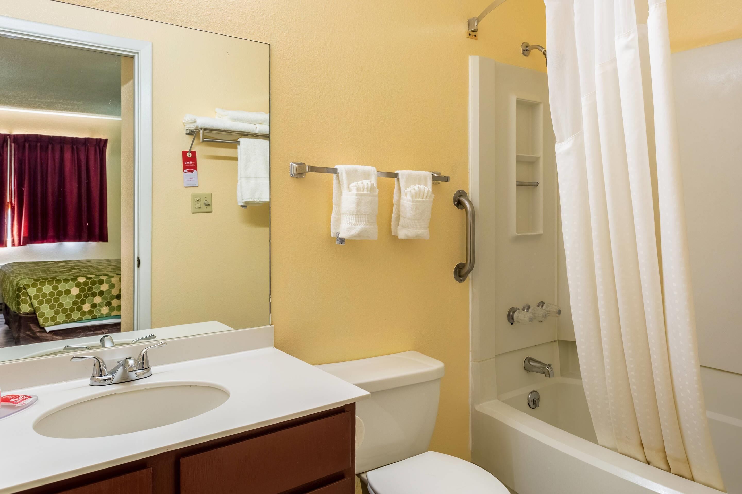1 bedroom, pillowtop beds, individually furnished, desk