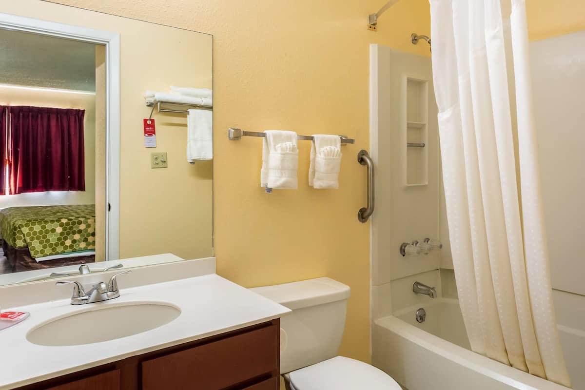 1 bedroom, pillowtop beds, individually furnished, desk