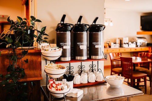 Travelodge Suites by Wyndham Regina / Eastgate Bay