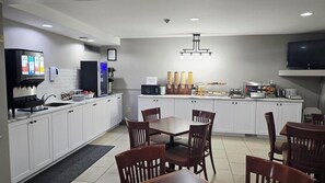 Free daily continental breakfast