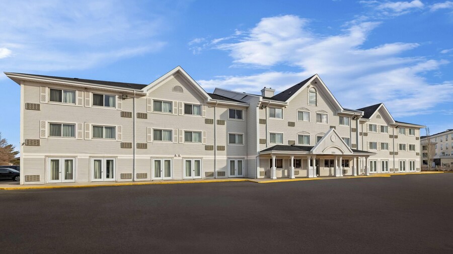 Travelodge Suites by Wyndham Regina / Eastgate Bay