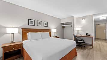 Chambre, 1 très grand lit, accessible aux personnes à mobilité réduite (Tub with Grab Bars) | Bureau, espace de travail pour ordinateurs portables