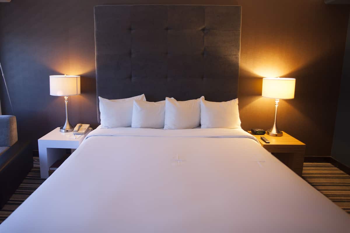 King Premier Room, 1 king bed | Escritorio, tabla de planchar con plancha, camas extra y wifi gratis
