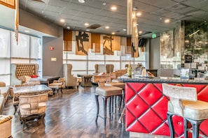 Bar (on property) - Hotel Huntington Beach (Huntington Beach)