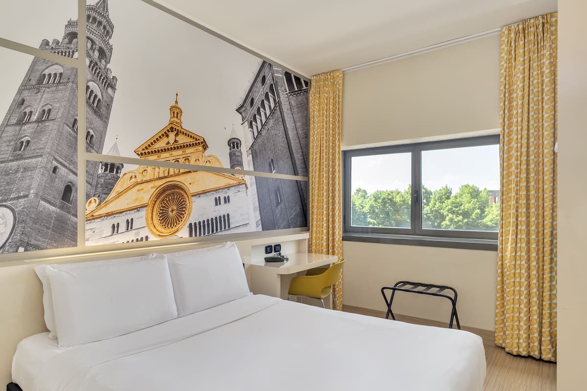 ห้องสแตนดาร์ดดับเบิล, ปลอดบุหรี่ | ตู้นิรภัยในห้องพัก, โต๊ะทำงาน, ห้องเก็บเสียง, เตารีด/โต๊ะรีดผ้า